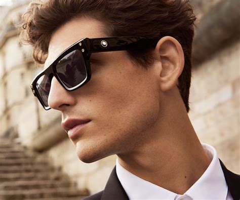 kering gucci eyewear|who manufactures gucci eyewear.